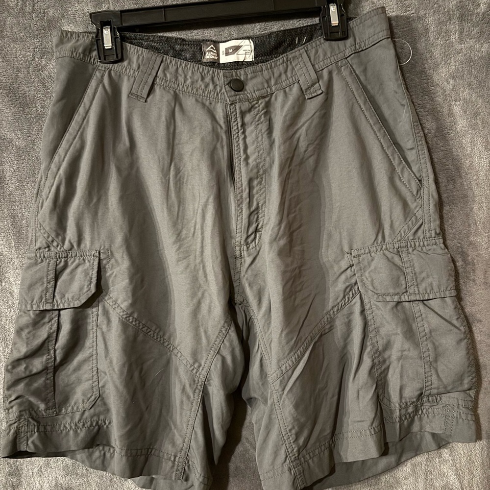 Alpine Design Charcoal Cargo Shorts for Men